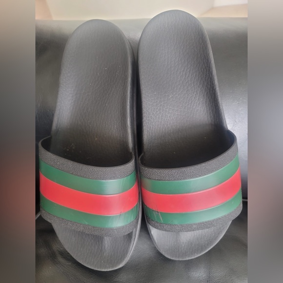 Gucci Flip Flops - Picture 1 of 3